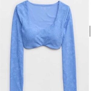 Offline by Aerie NWT Sky Blue Floral Cropped Long Sleeve Active Top‎ Medium